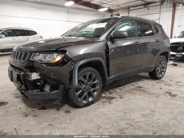 3C4NJDEB7MT555251 2021 JEEP COMPASS - Image 2