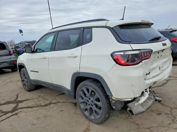 3C4NJDEB8MT513428 2021 JEEP COMPASS - Image 2