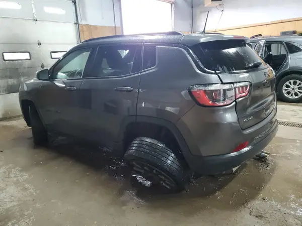 3C4NJDEB8MT513560 2021 JEEP COMPASS - Image 2