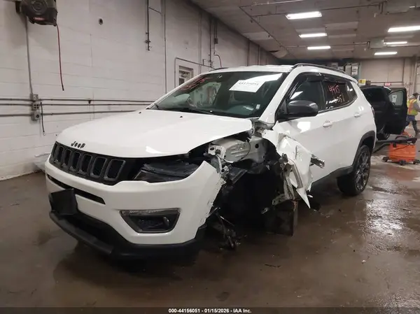 3C4NJDEB8MT589358 2021 JEEP COMPASS - Image 2