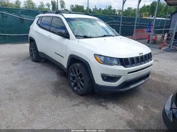3C4NJDEB9MT516631 2021 JEEP COMPASS - Image 1