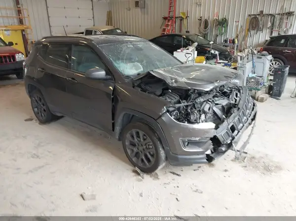 3C4NJDEB9MT537415 2021 JEEP COMPASS - Image 1