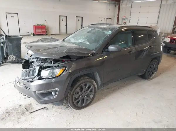 3C4NJDEB9MT537415 2021 JEEP COMPASS - Image 2