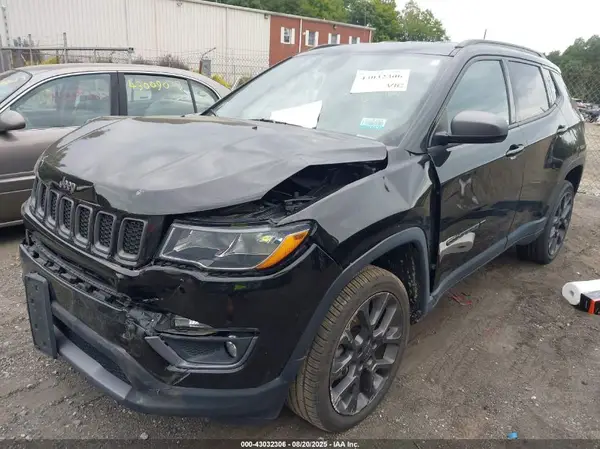 3C4NJDEB9MT570415 2021 JEEP COMPASS - Image 2