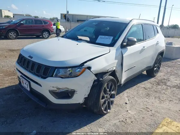 3C4NJDEB9MT575159 2021 JEEP COMPASS - Image 2