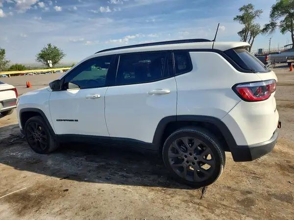 3C4NJDEBXMT513656 2021 JEEP COMPASS - Image 2