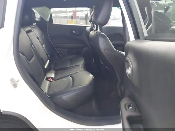 3C4NJDEBXMT540050 2021 JEEP COMPASS - Image 8