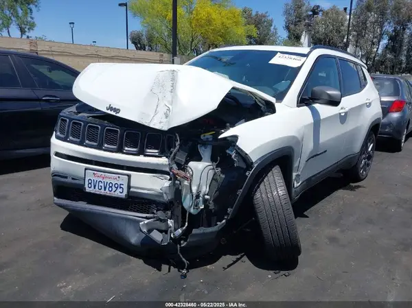 3C4NJDEBXMT568284 2021 JEEP COMPASS - Image 2