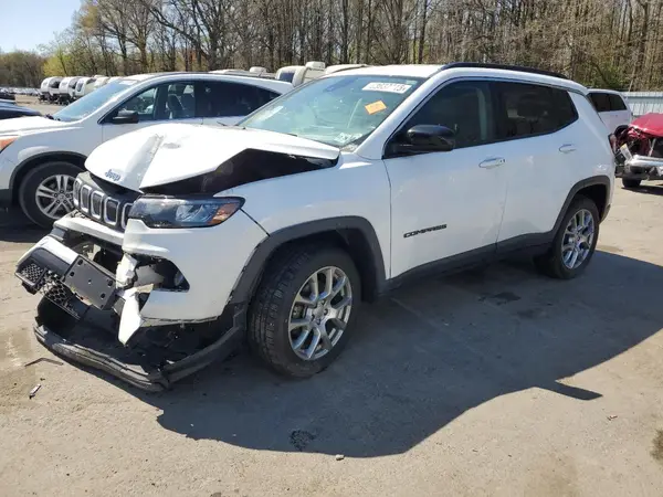 3C4NJDFB0NT113878 2022 JEEP COMPASS - Image 1