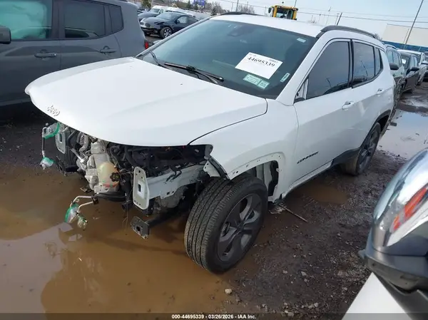 3C4NJDFB0NT129997 2022 JEEP COMPASS - Image 2