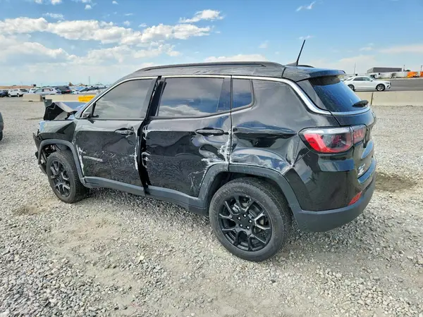 3C4NJDFB0NT130258 2022 JEEP COMPASS - Image 2