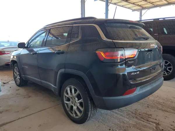 3C4NJDFB0NT144239 2022 JEEP COMPASS - Image 2