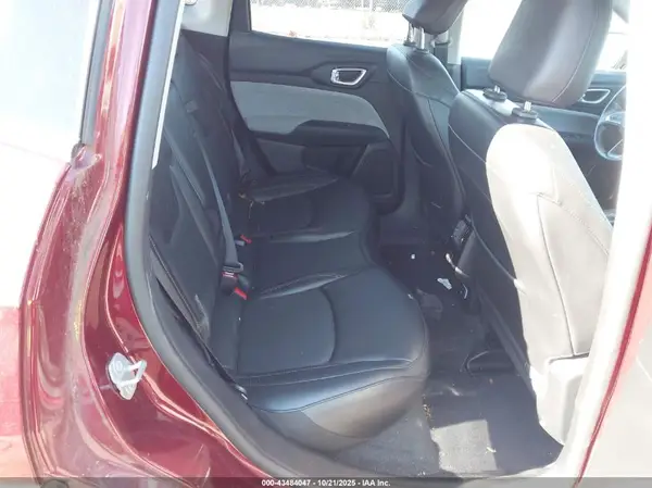3C4NJDFB0NT176043 2022 JEEP COMPASS - Image 8