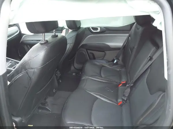 3C4NJDFB0NT180836 2022 JEEP COMPASS - Image 8