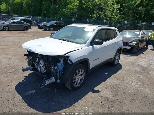 3C4NJDFB0NT180951 2022 JEEP COMPASS - Image 2