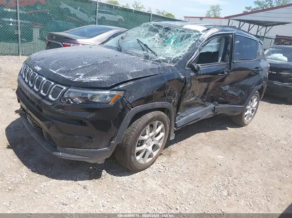 3C4NJDFB0NT186538 2022 JEEP COMPASS - Image 2