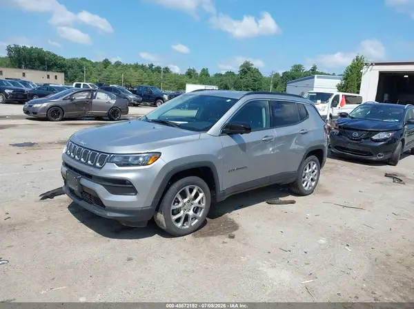 3C4NJDFB0NT200681 2022 JEEP COMPASS - Image 2