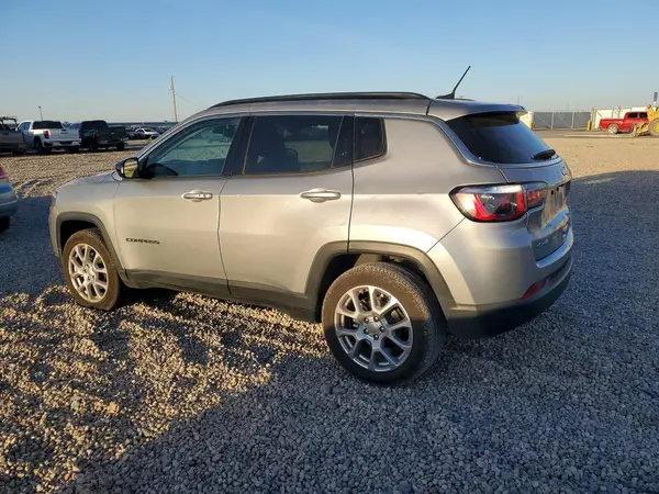 3C4NJDFB0NT206190 2022 JEEP COMPASS - Image 2