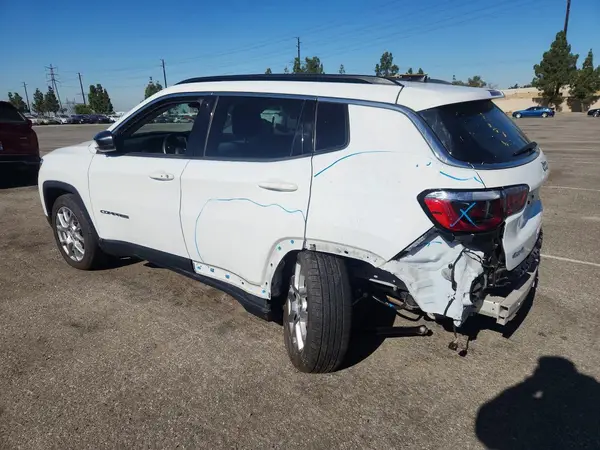 3C4NJDFB0NT206822 2022 JEEP COMPASS - Image 2