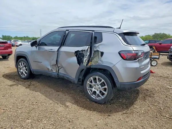 3C4NJDFB0NT210174 2022 JEEP COMPASS - Image 2