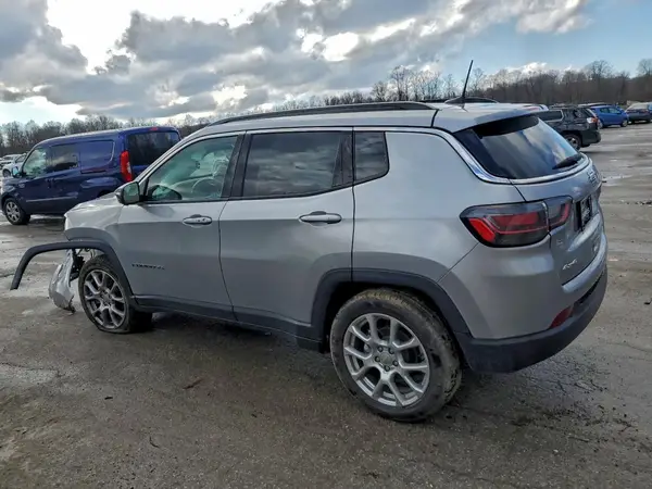 3C4NJDFB0NT223152 2022 JEEP COMPASS - Image 2