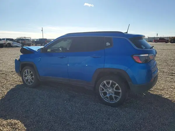 3C4NJDFB1NT112559 2022 JEEP COMPASS - Image 2
