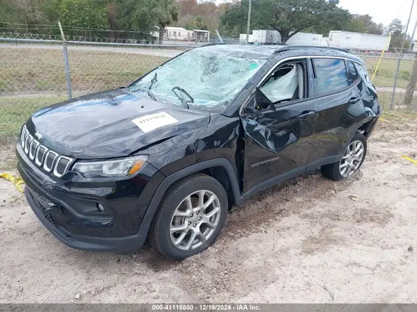 3C4NJDFB1NT118412 2022 JEEP COMPASS - Image 2