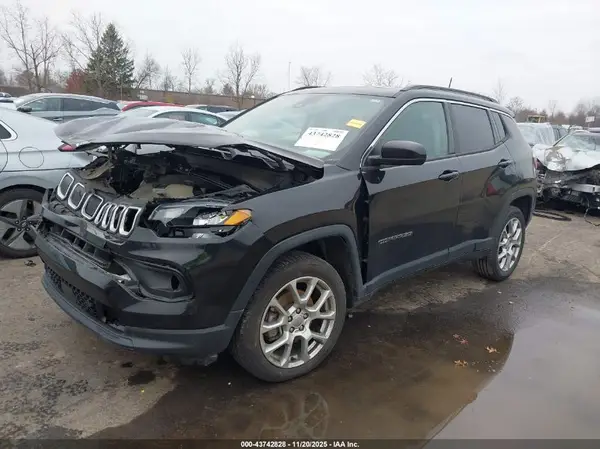 3C4NJDFB1NT128146 2022 JEEP COMPASS - Image 2