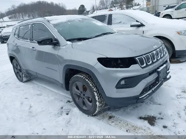 3C4NJDFB1NT133041 2022 JEEP COMPASS - Image 1