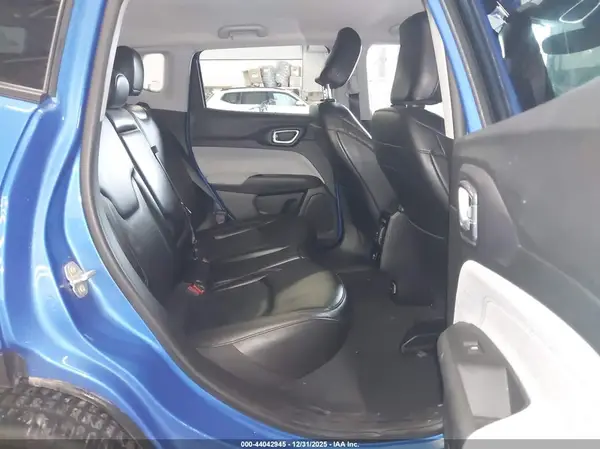3C4NJDFB1NT169909 2022 JEEP COMPASS - Image 8
