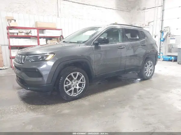 3C4NJDFB1NT199721 2022 JEEP COMPASS - Image 2
