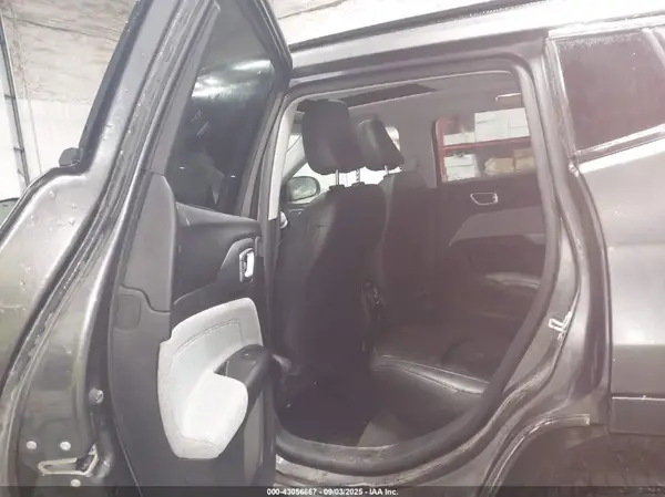 3C4NJDFB1NT199721 2022 JEEP COMPASS - Image 8