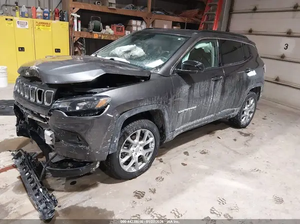 3C4NJDFB1NT201676 2022 JEEP COMPASS - Image 2