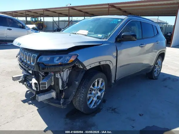 3C4NJDFB1NT205758 2022 JEEP COMPASS - Image 2
