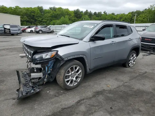 3C4NJDFB2NT103580 2022 JEEP COMPASS - Image 1