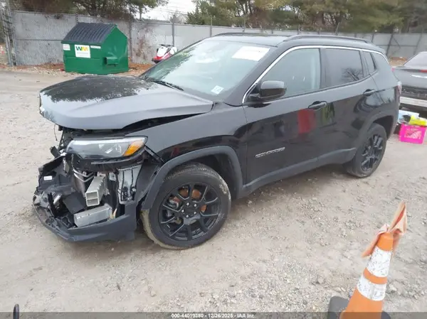 3C4NJDFB2NT128575 2022 JEEP COMPASS - Image 2
