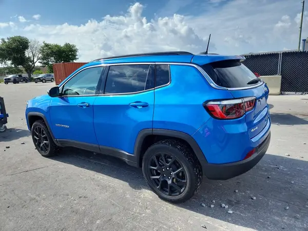 3C4NJDFB2NT130276 2022 JEEP COMPASS - Image 2