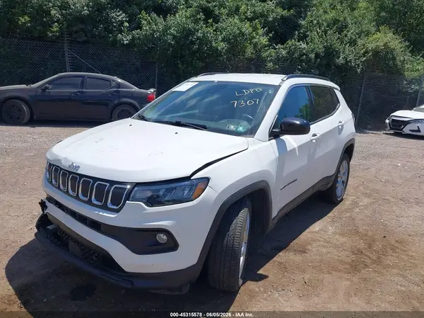 3C4NJDFB2NT177307 2022 JEEP COMPASS - Image 2
