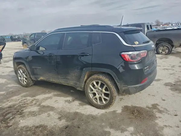 3C4NJDFB2NT178070 2022 JEEP COMPASS - Image 2
