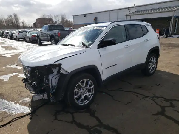 3C4NJDFB2NT209639 2022 JEEP COMPASS - Image 1
