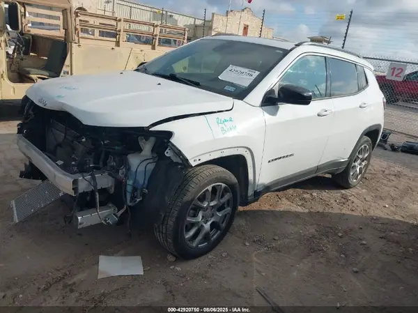 3C4NJDFB2NT209902 2022 JEEP COMPASS - Image 2