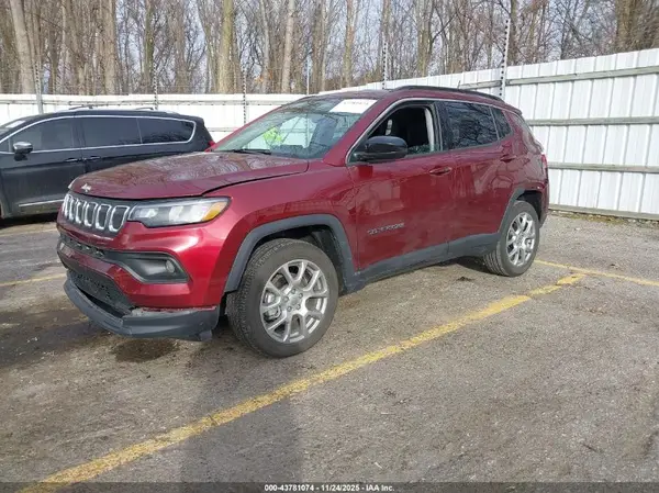 3C4NJDFB3NT186243 2022 JEEP COMPASS - Image 2