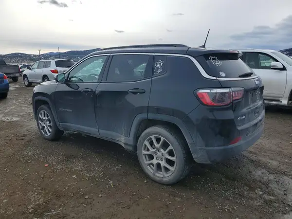 3C4NJDFB3NT205745 2022 JEEP COMPASS - Image 2