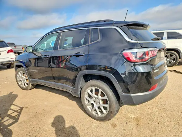 3C4NJDFB3NT221637 2022 JEEP COMPASS - Image 2