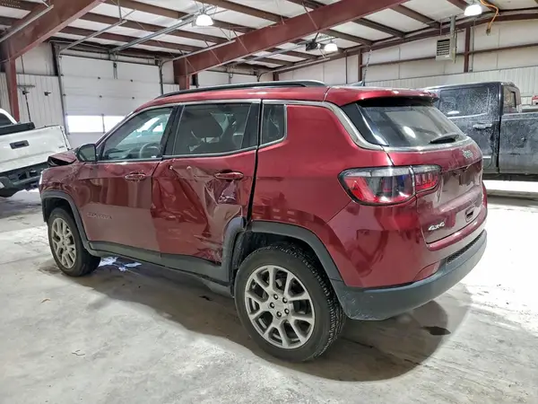 3C4NJDFB4NT152716 2022 JEEP COMPASS - Image 2