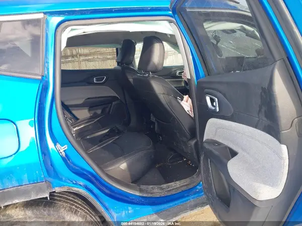 3C4NJDFB4NT166812 2022 JEEP COMPASS - Image 8