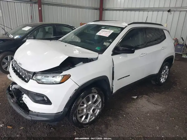 3C4NJDFB4NT178572 2022 JEEP COMPASS - Image 2