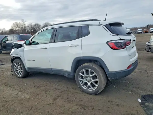3C4NJDFB4NT178944 2022 JEEP COMPASS - Image 2