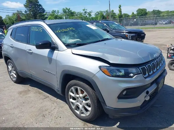 3C4NJDFB4NT181195 2022 JEEP COMPASS - Image 1