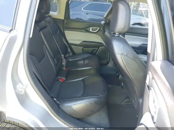 3C4NJDFB4NT207018 2022 JEEP COMPASS - Image 8